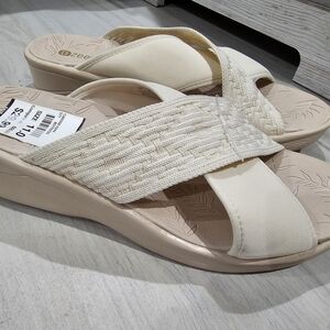 Bzees Cream Woven Slide Sandals Size 11